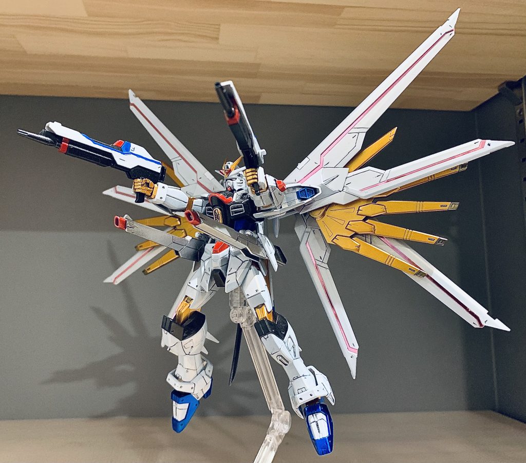 白部分はスタブラシルバー→クリアホワイト黒部分はガンメタ→クリアブラック金部分はスタブラゴールド→クリアイエロー青部分はスタブラシルバー→クリアブルーグレー部分はスタブラシルバーのみ。赤部分はスタブラシルバー→クリアルージュ