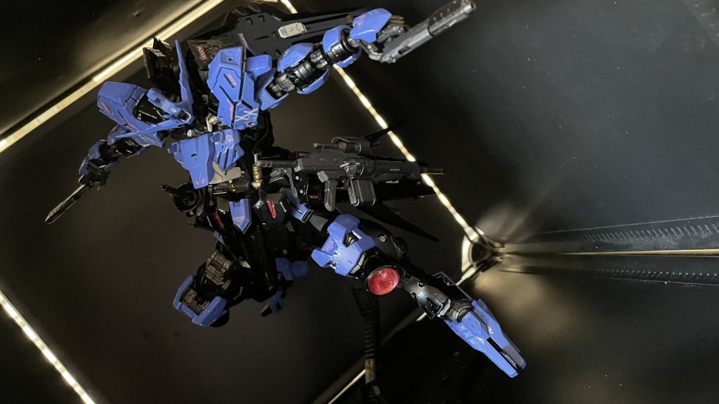 バンドガン用いてポージング