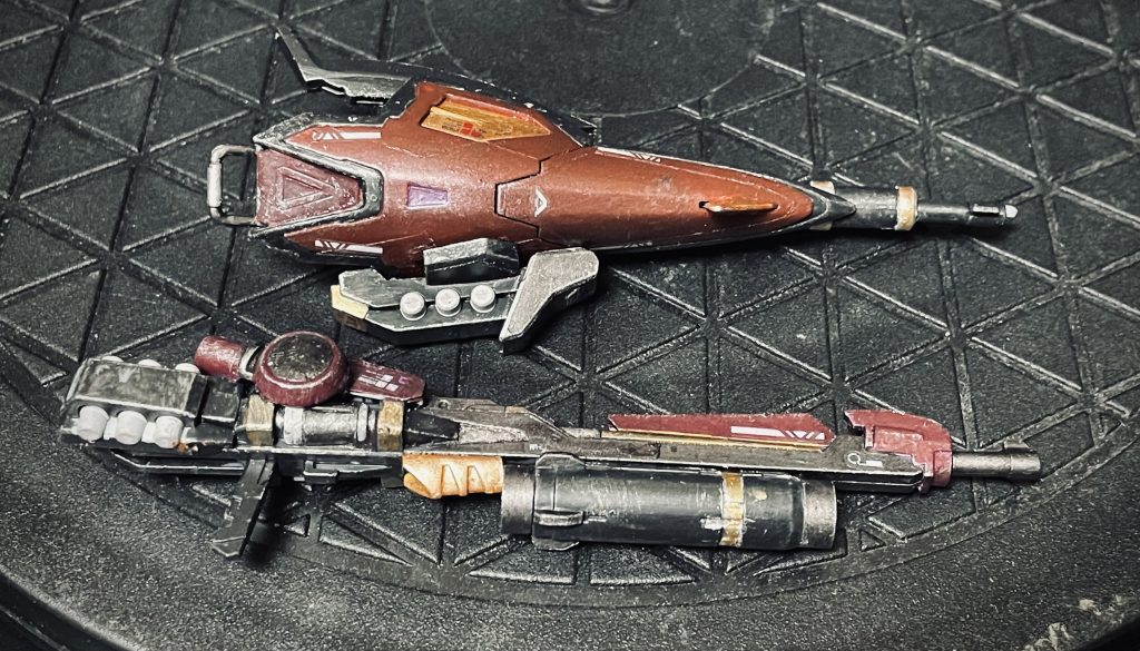 ライフルにはミサイルランチャーと、ジェスタのハンドグレネードをエネルギーパックに見立てて装備