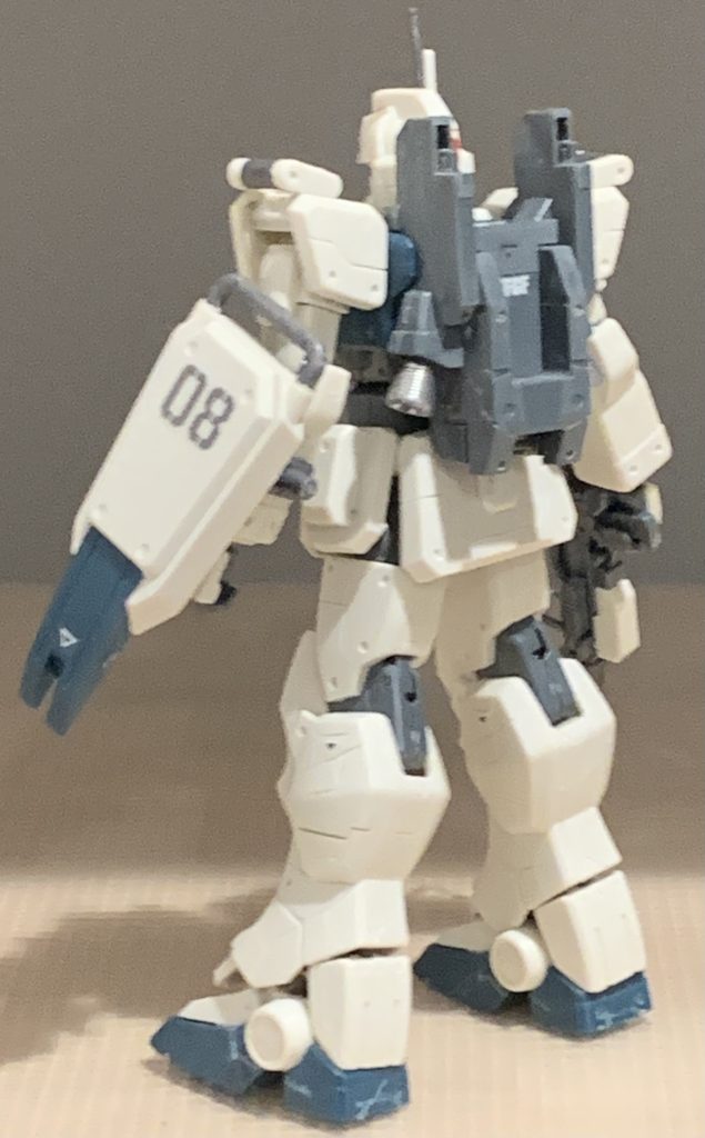 ゴツい機体には丸モールドもよく似合います。