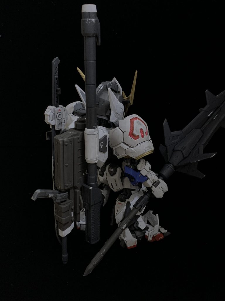 背面もメカメカしさがあってよきです。以下、簡単にポージングです。