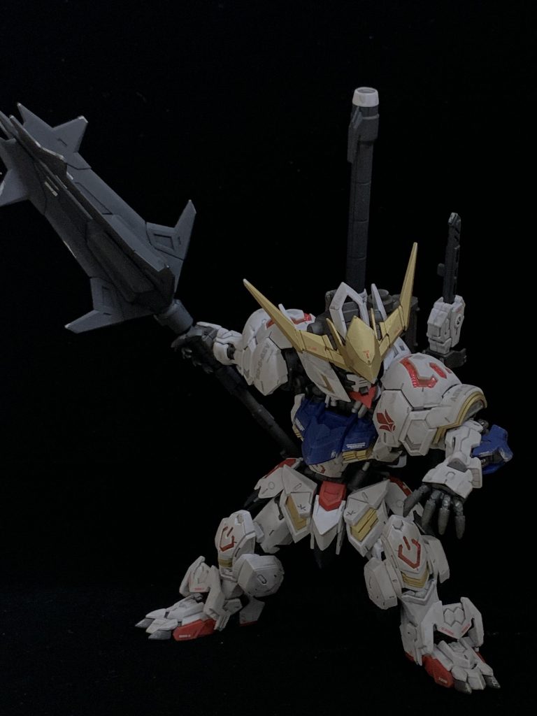 メイスは大型でかなり迫力があります。