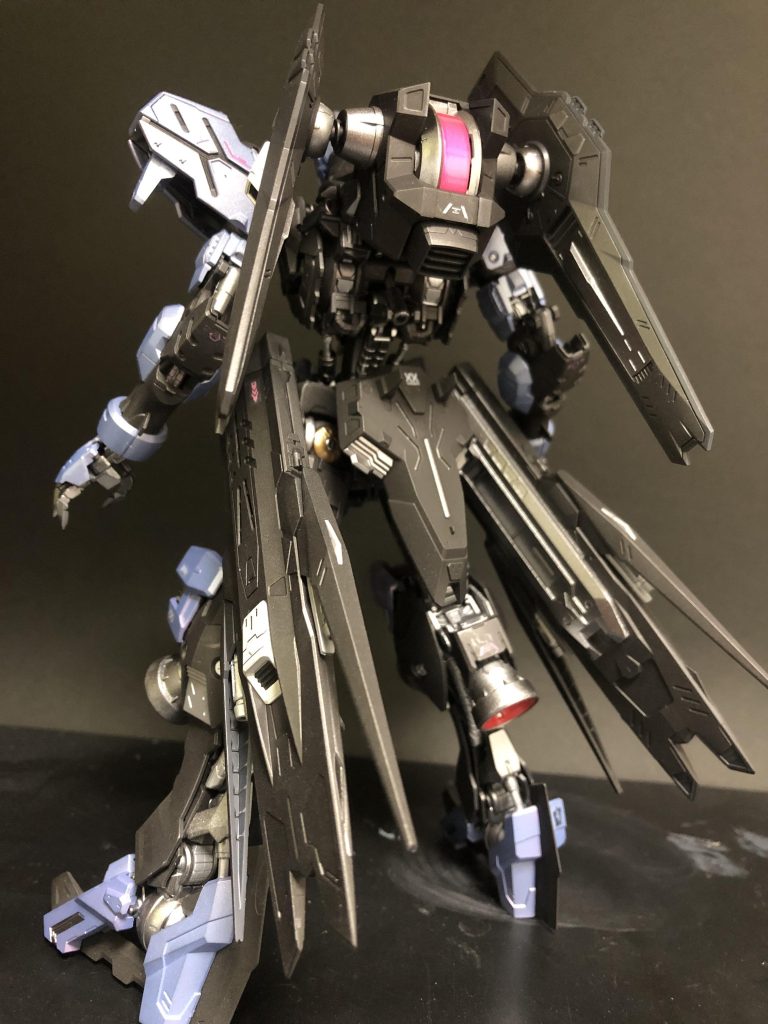 魔狼を狩る者–3枚目/制作者：@glegol0309