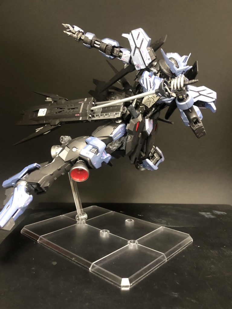 魔狼を狩るもの2最終ポーズ–2枚目/制作者：@glegol0309