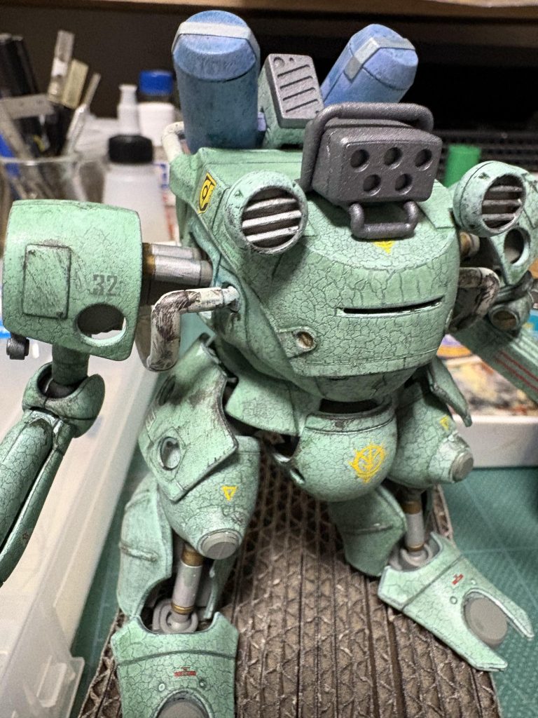 メカニカルバストサザビーを赤・金のクラック塗装で作ると決めて、むかし作ったガンキャノンクラック塗装を思い出しながら製作!