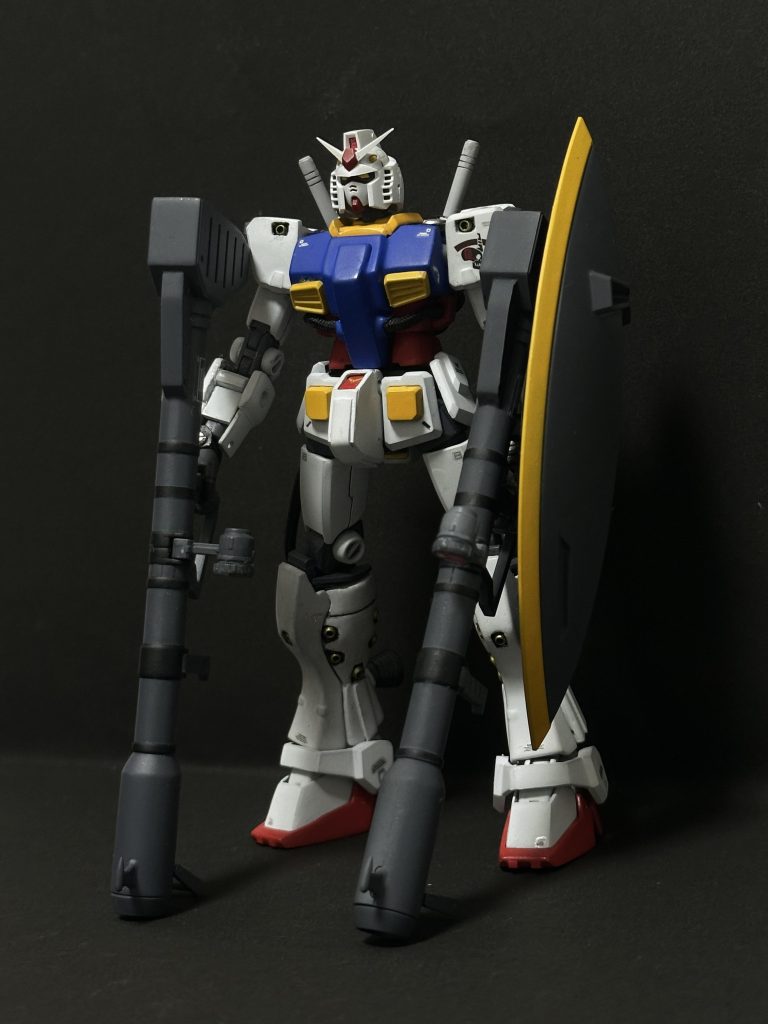 単行本表紙風②サイコザクのジャイアントバズーカを2本。さすがにゲルググのシールドは2枚準備できず。