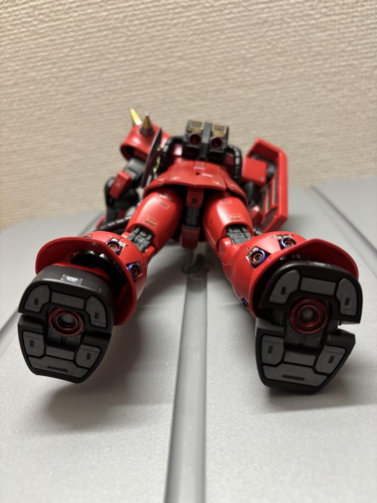 最近は足裏塗り込むのが楽しみですガンダムマーカーで塗ってます見えない部分に手を加えるのはなかなか癖になりますフレームはABSもあるのでまだ手を出せません