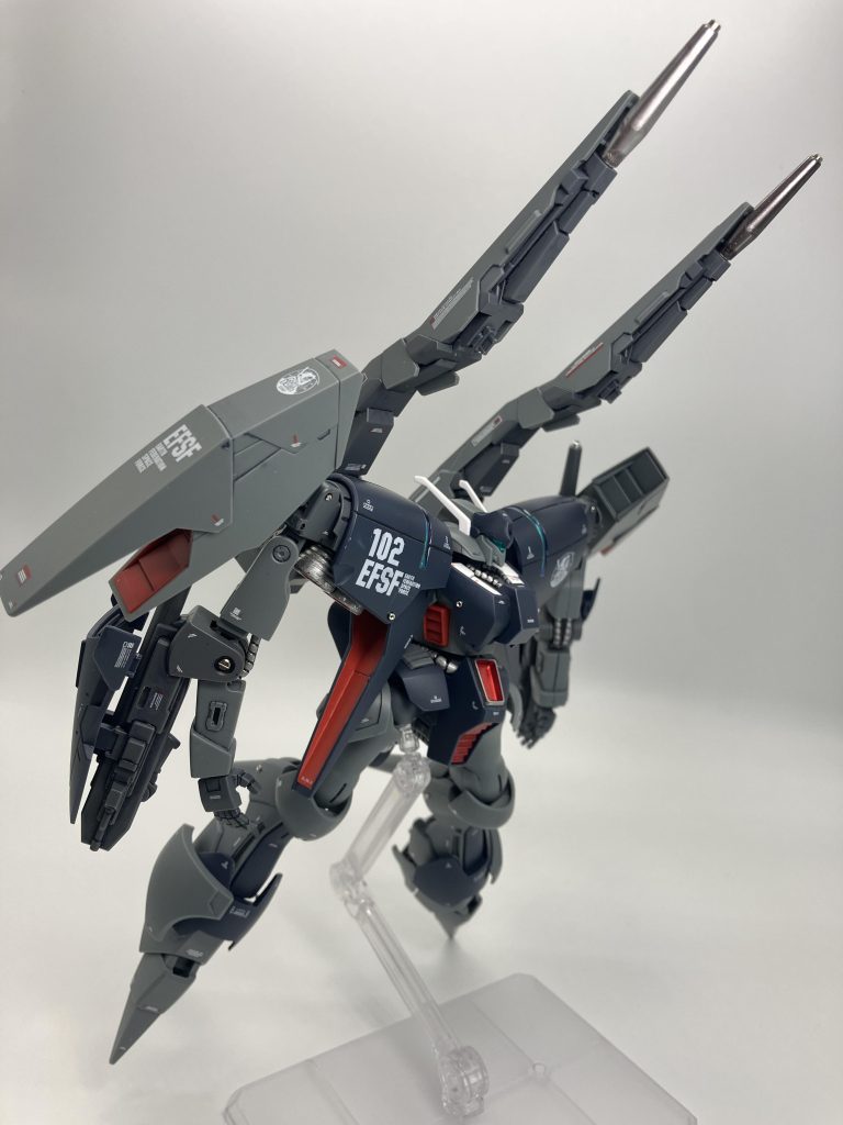 余談ですが砲塔先端は、ガンダムマーカーヘビーガンメタリック、さらに最先端はメタルパーツ🫡光の加減かもしれませんが、メタルパーツに負けないマーカーの輝きに驚き😁