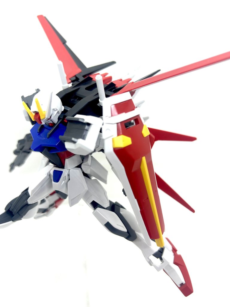 エールはシンプルカッコいい。自分の中でリメイク前が人生で2度目のガンプラブームの始まりだったので、HGとオプションパーツシリーズの色分けには進化をすごく感じました。