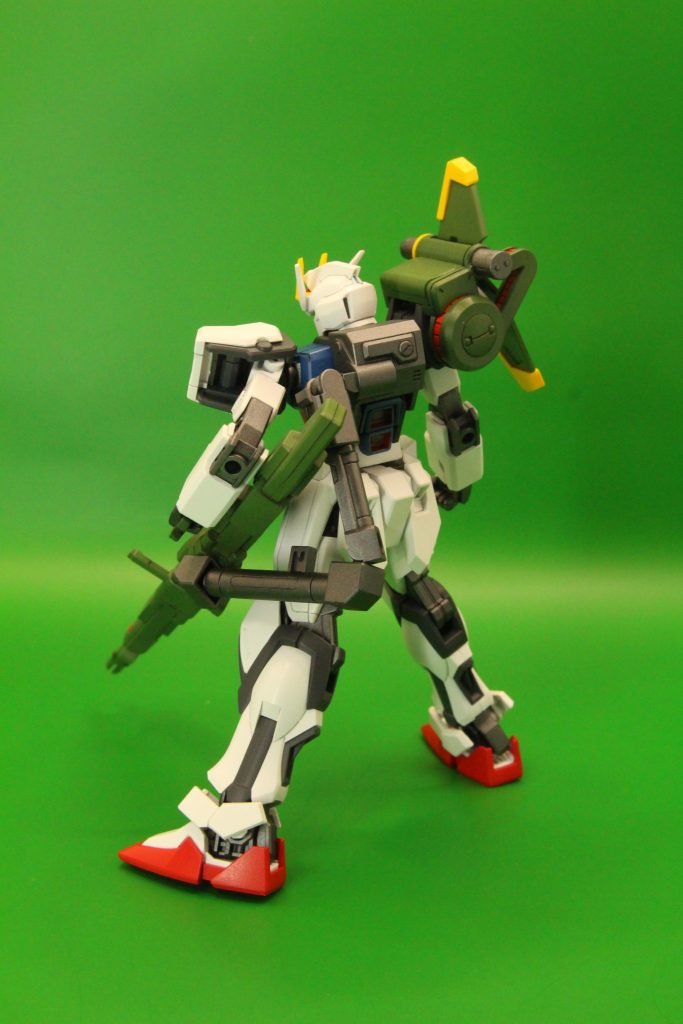 バックパックとアグニの接続部…実は肉抜き穴を埋めようとしてストッパーの受けも埋めてしまい、収めた状態にできません。←キッパリ