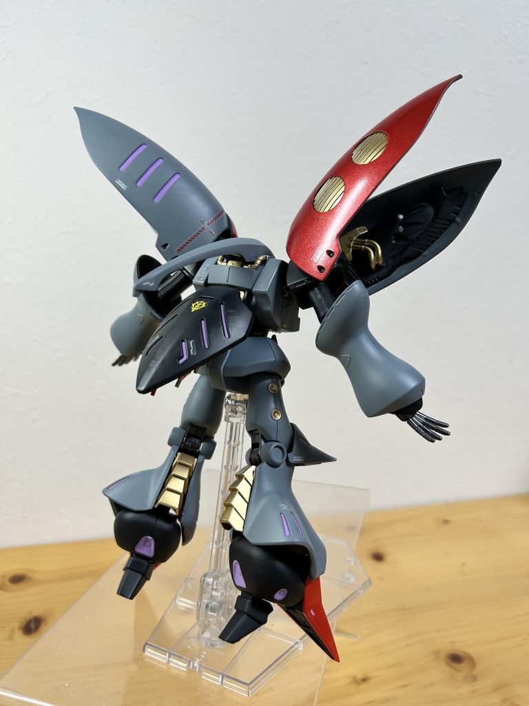 背面はこんな感じに。ちょっと試作機みたいになりました。