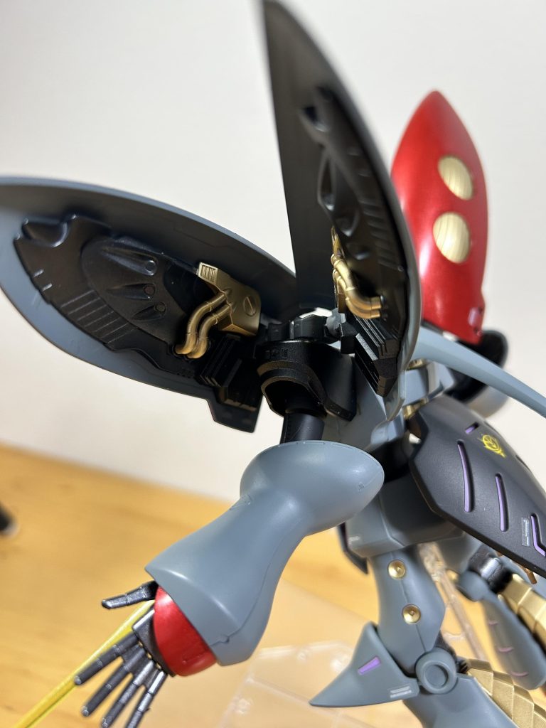 バインダー内側も最小限に塗装。