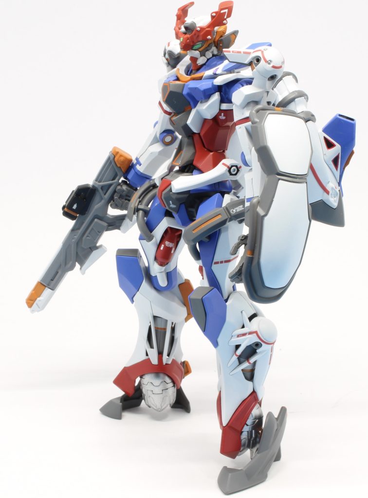 極力シールは使いたくなかったけど頭のセンサーと赤のラインはシールを使用しました😌オレンジのラインはマスキングテープでの塗り分けをしましたが0.4mmのマステを使用したので比較的に簡単に塗り分けれて満足です＿(　_´ω`)_