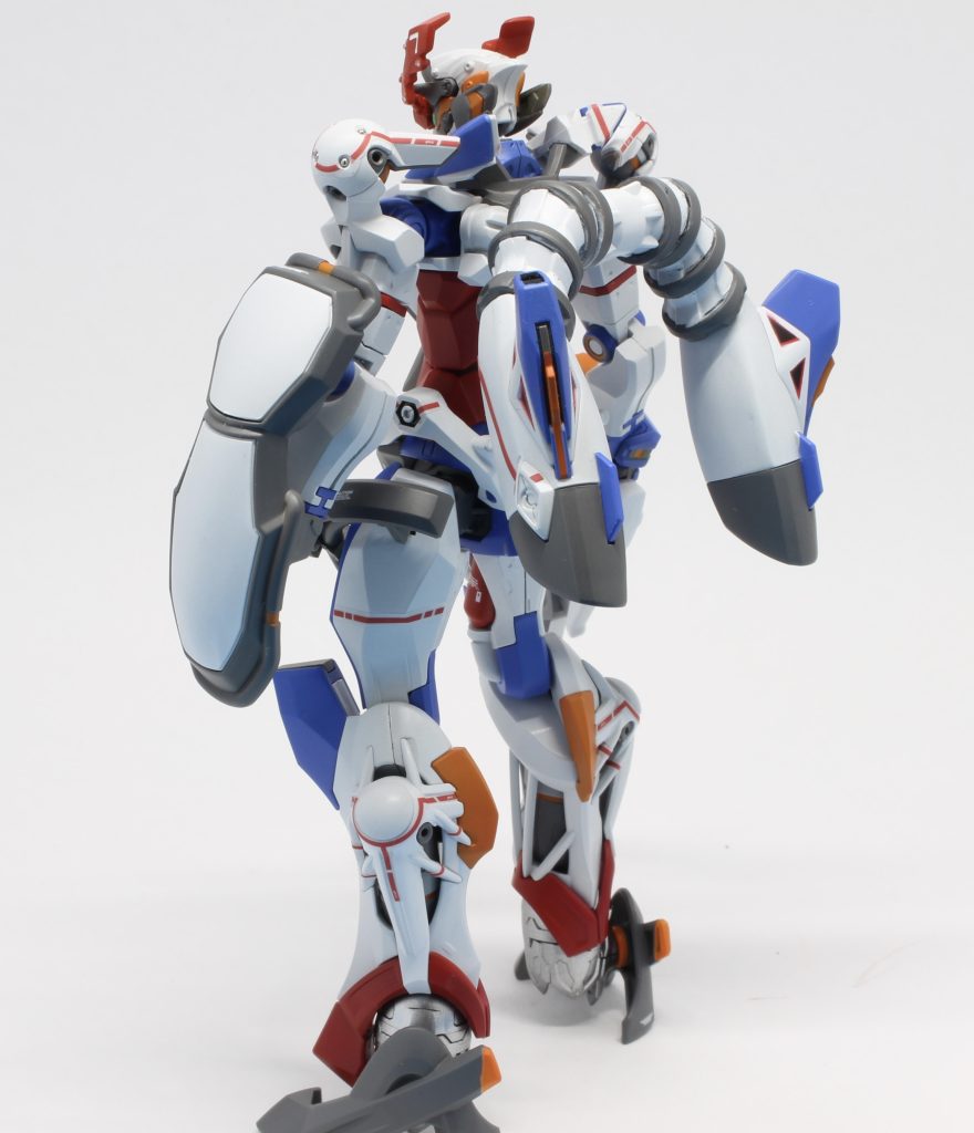 バックパックの合わせ目は各軸部分を切断して磁石を埋め込みました🧲