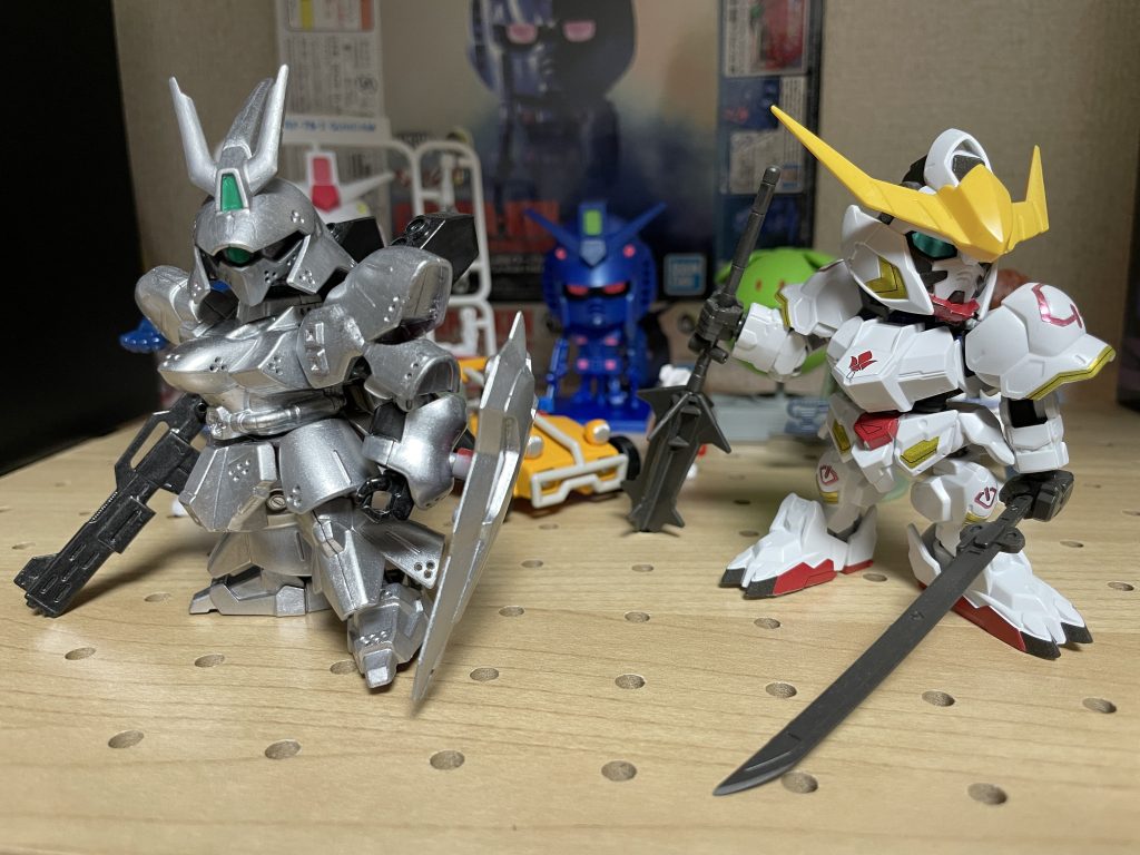 ついでにSDさんたちも^_^サザビーは、いつか作成するであろう罪プラRGサザビーの色味を試したくてガンマカでお試し彩色見本とピンバイスの練習台ですm(_ _)m