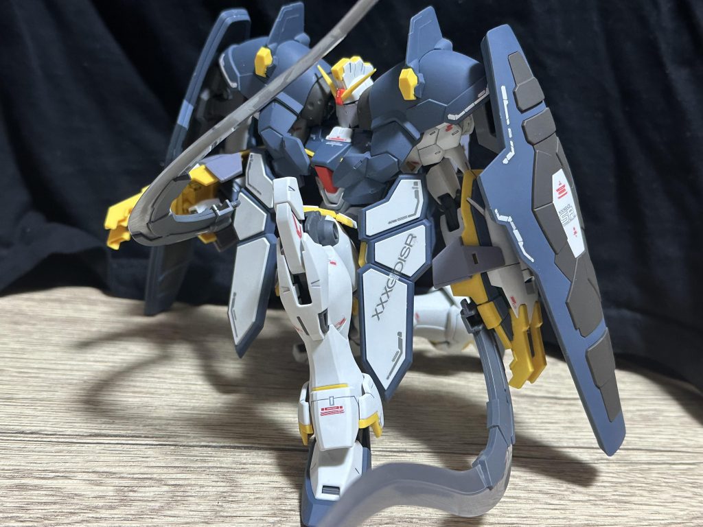 こんなにゴチャゴチャ装備でも片膝立ちできて悦🥰