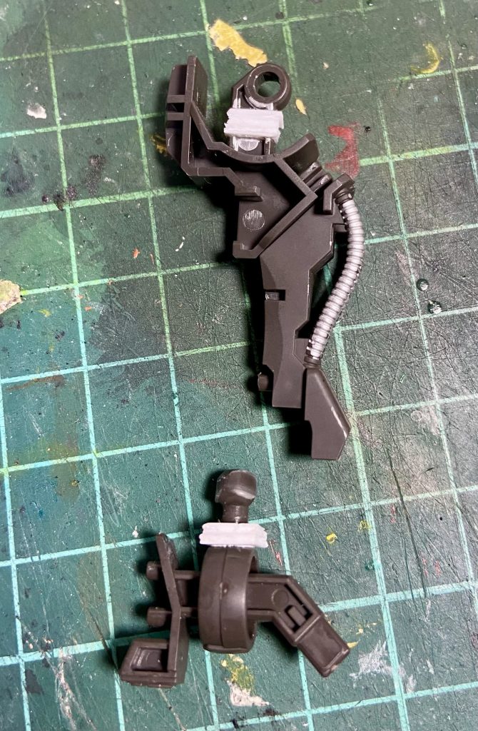 足はこんな感じで延長改造例はネットでたくさんあったので本当に助かりました