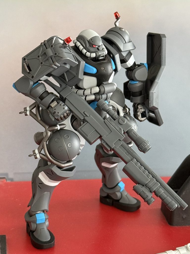 武器選び中の一枚警察特殊部隊と言うとショットガンのイメージがあり、MSGのショットガンを持たせました弾種をスラグ弾に切り替える事でライフル運用も出来る想定ですバイオハザードの影響が強いですかね…？