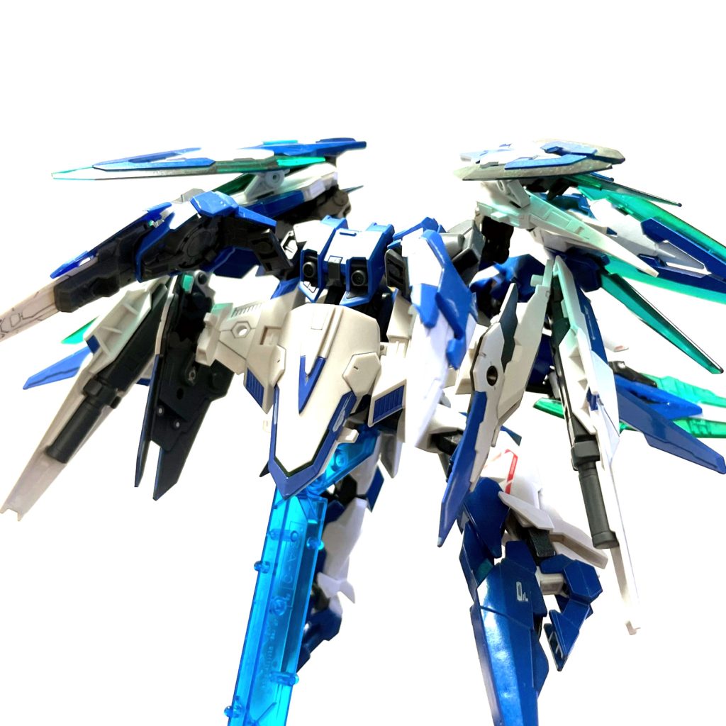 「あんたこないだ同じの作ってたじゃん」「違うんだよかーちゃん！」 ちなみに無改造のシアクアンタのGNシールドなので使用キットは変わりません。