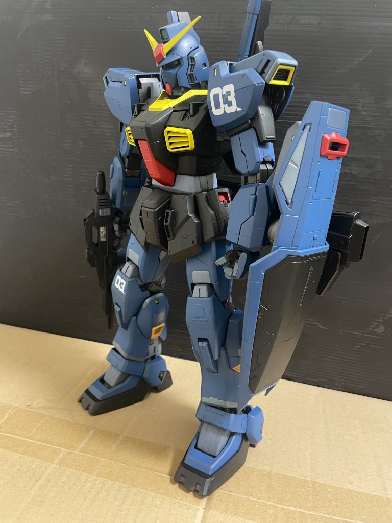 デカールは03のみです。