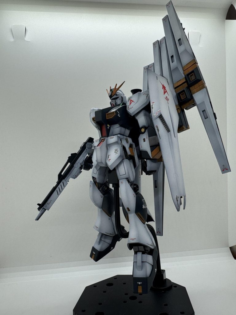 HG νガンダム–2枚目/制作者：もくもく