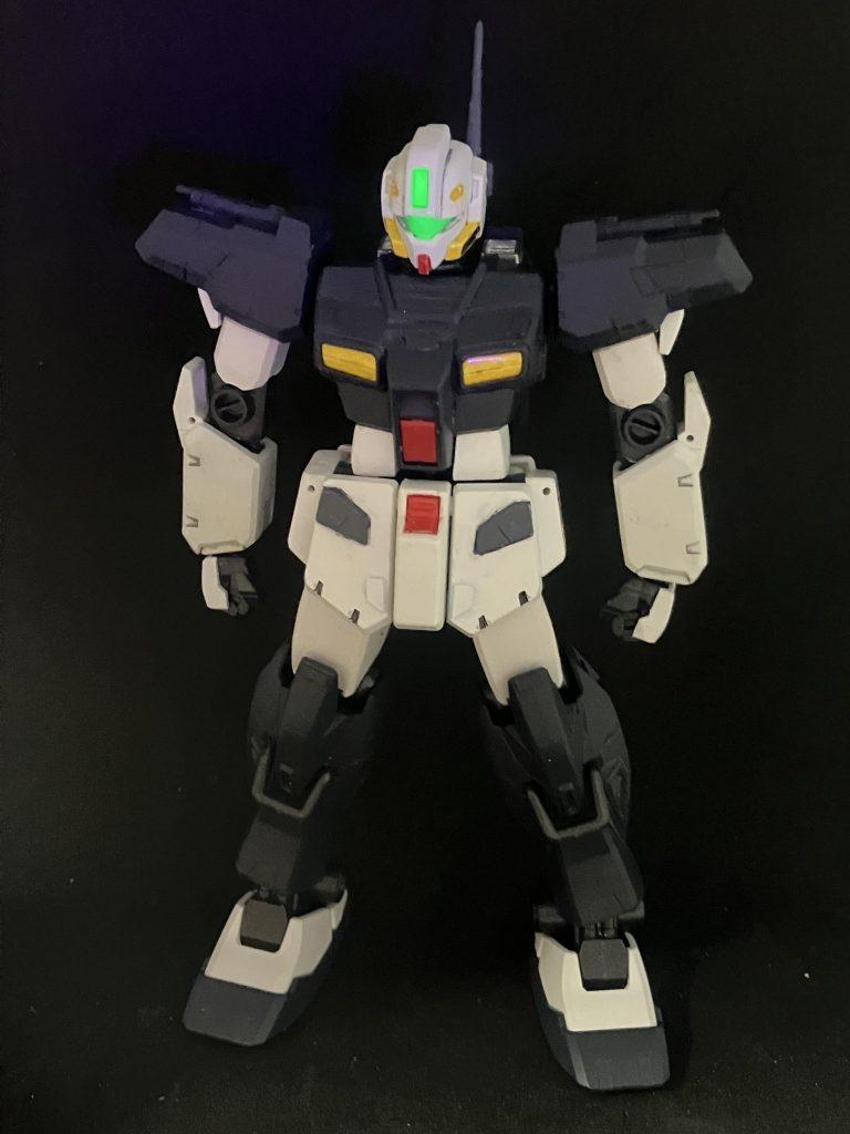 蛍光塗料での頭部センサーなどを塗装していますプラチップ貼りやスジボリも少ししています