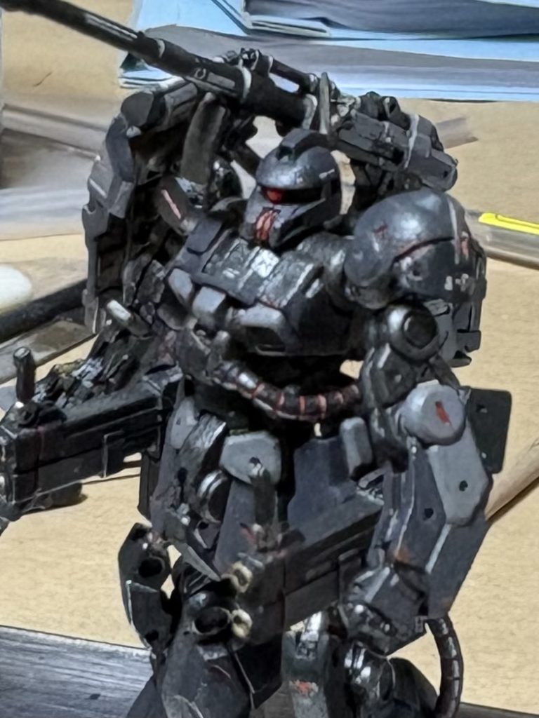 キャノン砲が折れたり、前のスカートが折れたりしましたが、パーツ数は凄く少なかったように思います(zaku-kao8)サイズの合うシールを持ってないので、シールは手持ちの物を切って使いました。