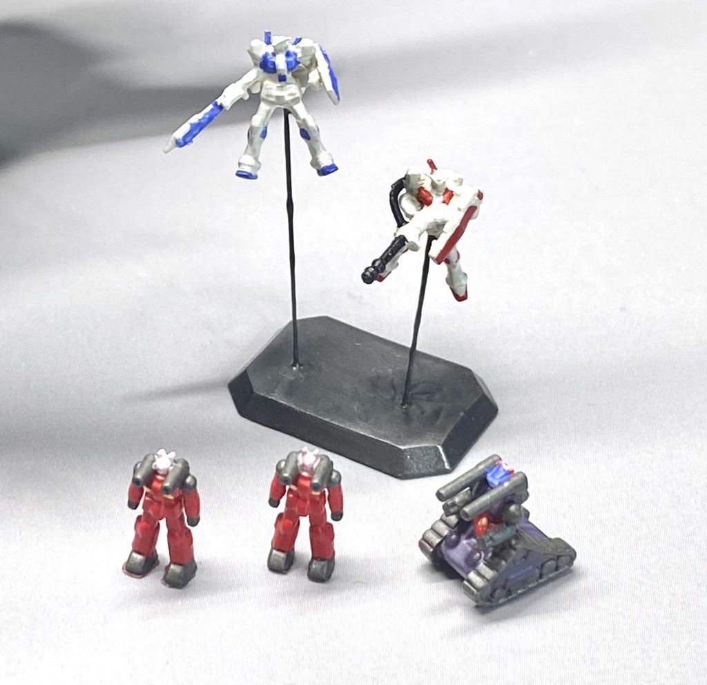 EXホワイトベース付属のガンキャノンとガンタンクも序でに塗装しました。