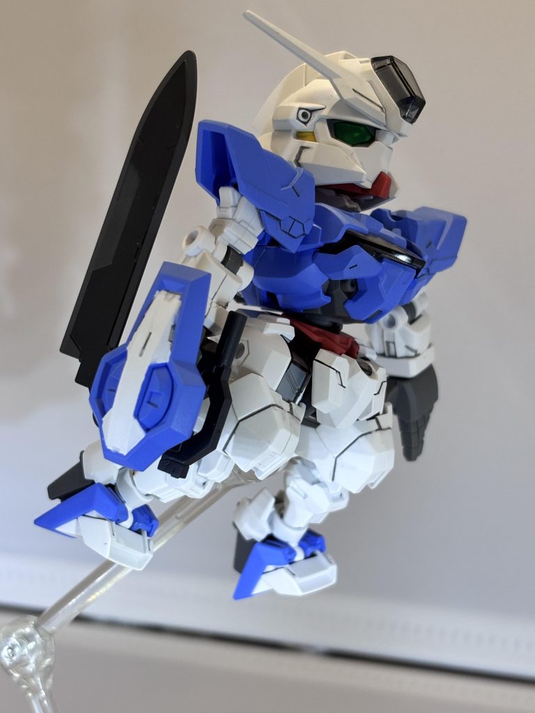 トランザム時は足が変形しハイマニューバモードになることで通常のトランザムよりも性能がさらに上がるという設定です(ビットオンフォームで更に性能向上)トランザム+パーメットはパイロットの負担すごそう🤔