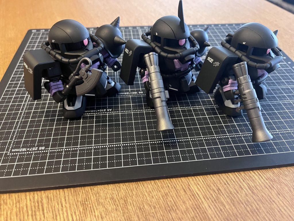 黒いミニ三連星–3枚目/制作者：@GORO_san5656