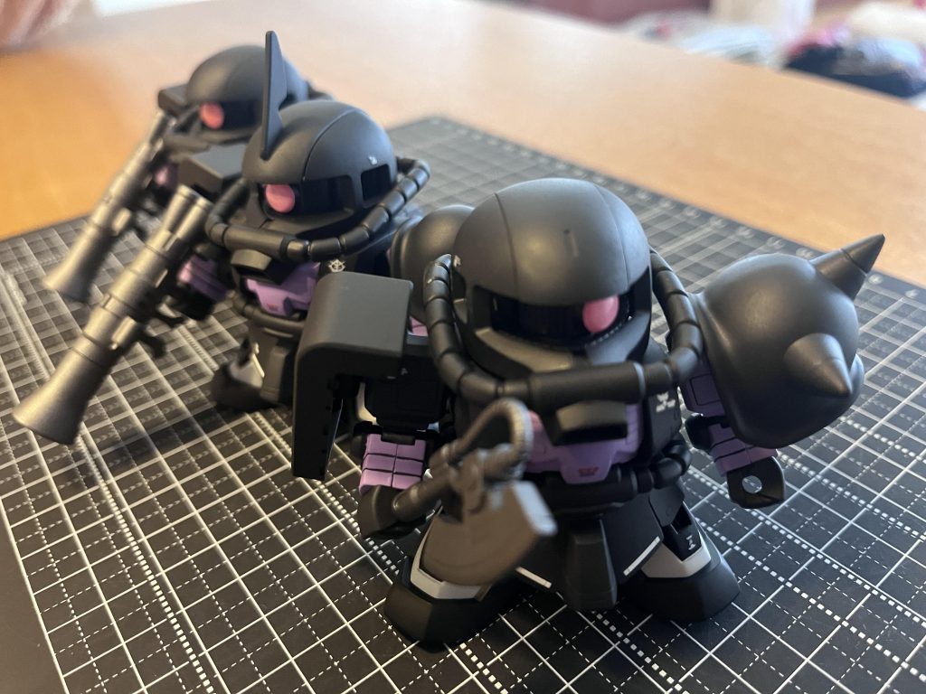 黒いミニ三連星–2枚目/制作者：@GORO_san5656