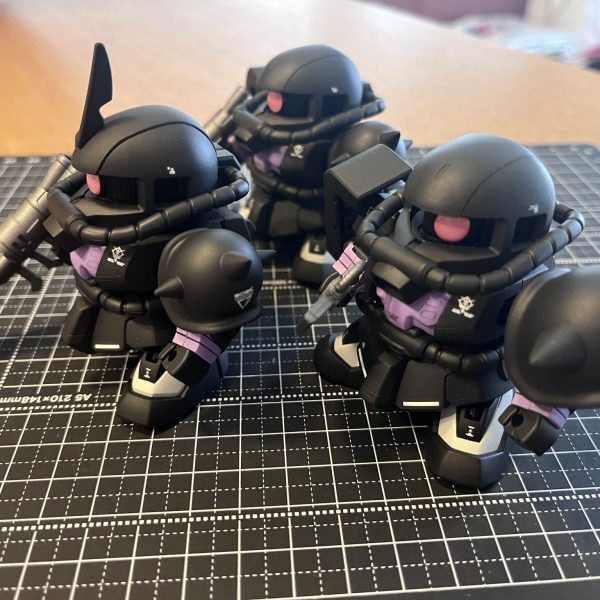 黒いミニ三連星