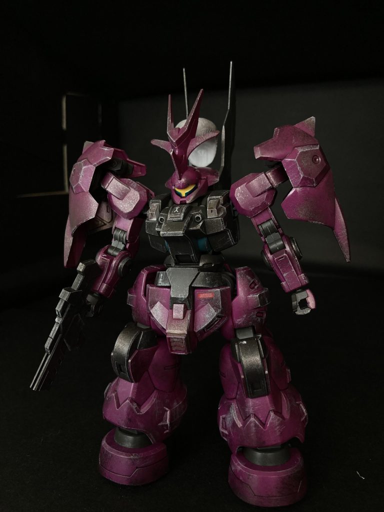 今回は宇宙戦をこなした想定で作成しました。デプリでキズや汚れが付いたイメージです。
