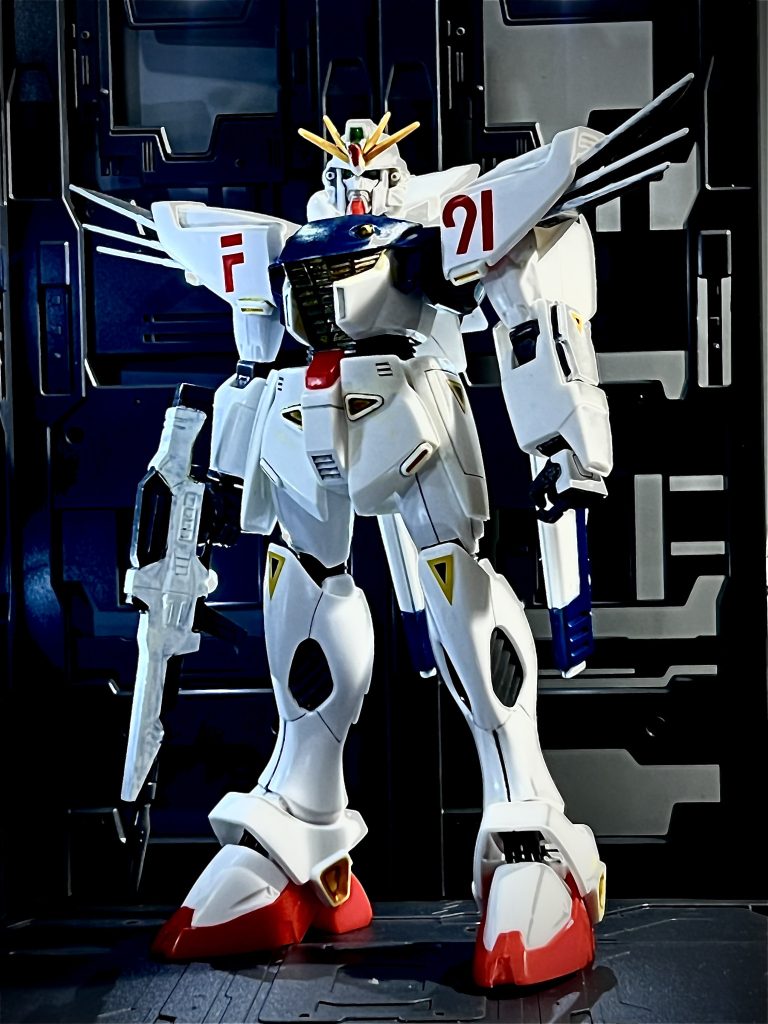 顎を引けるようにして合わせ目消しと部分塗装のみですが当時のキットでこのプロポーションはすごいなと感動してしまいました。