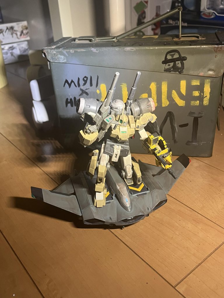 肩にある対艦砲やレーザーキャノンを使い高速移動して狙撃や偵察をする