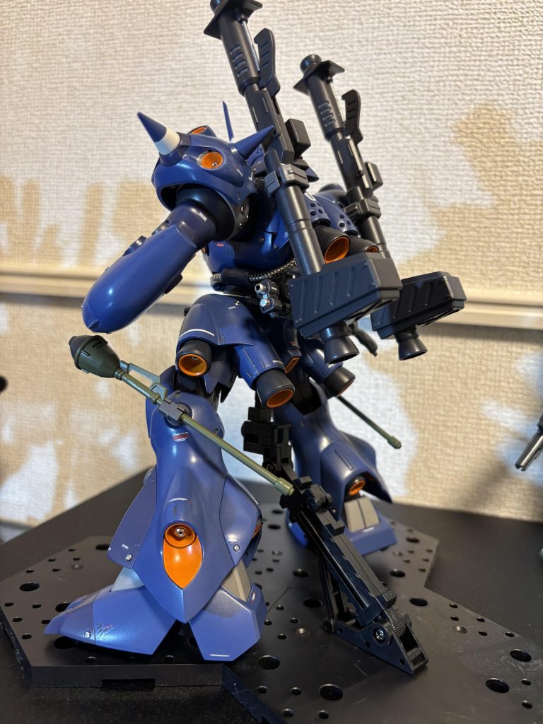 横から。バーニア全てにメタルパーツ付けてます。