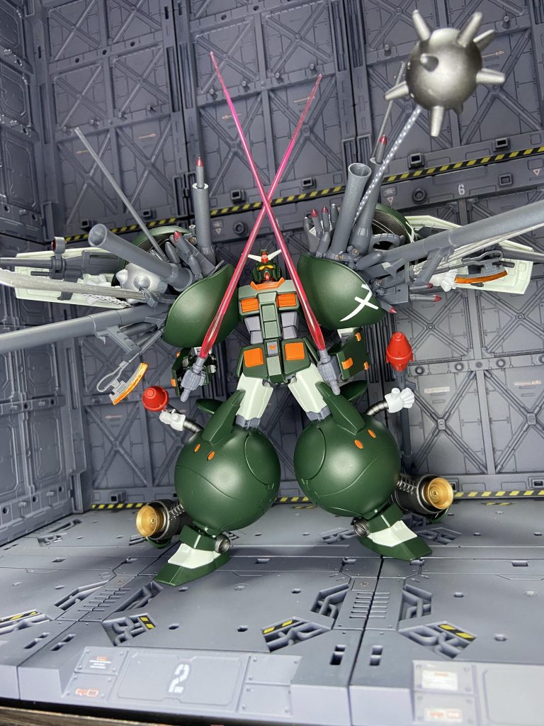 足ハロも手を出せるのでMGギラドーガのシュツルムファウストを装備。