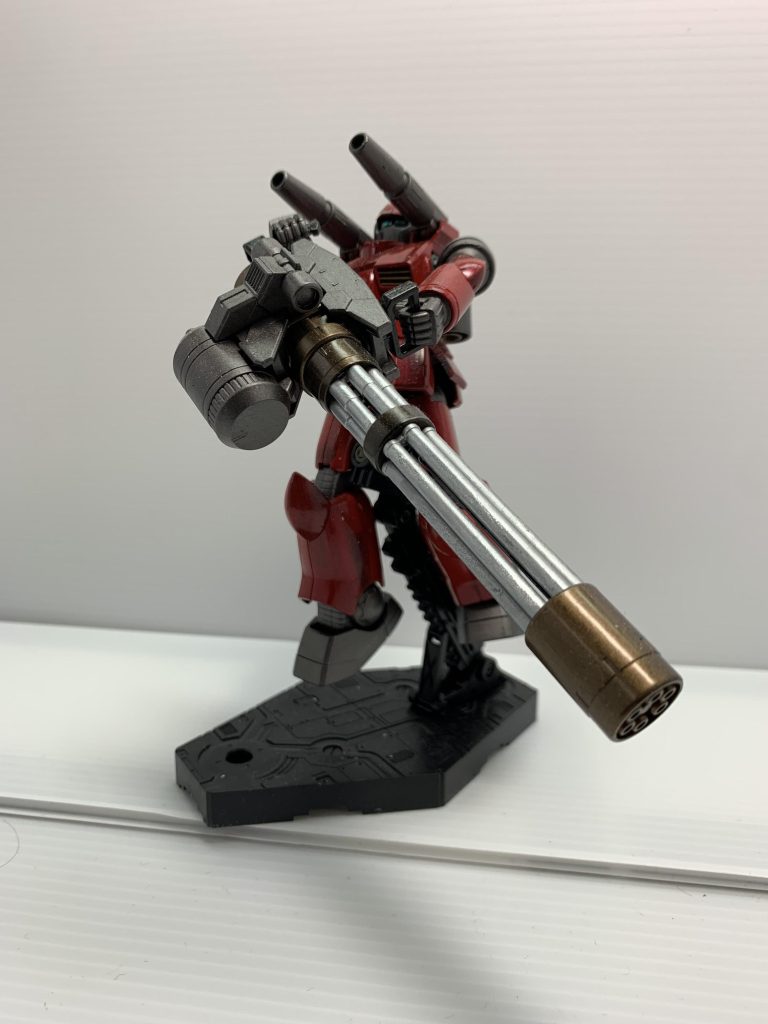 ジャイアントガトリングを持たせました。