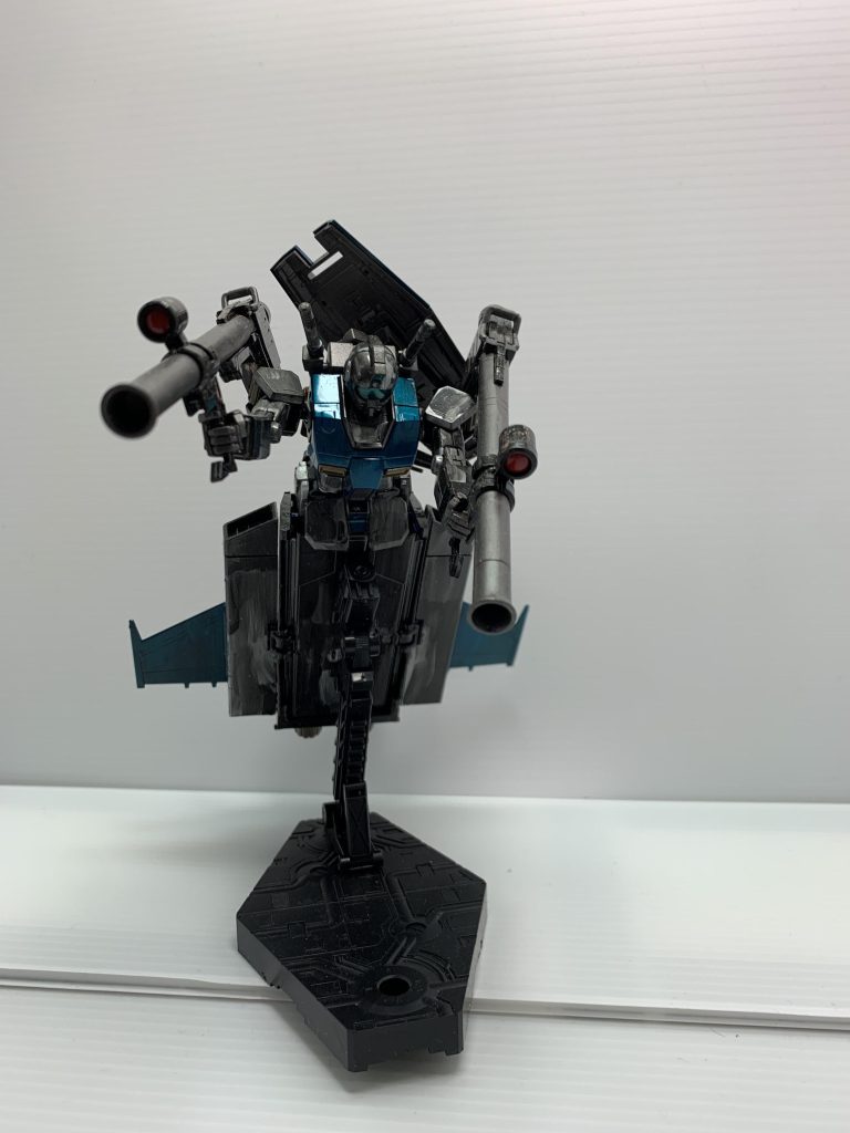 ア・バオア・クー最終決戦のガンダム同様に両腕にハイパーバズーカーを持たせました。