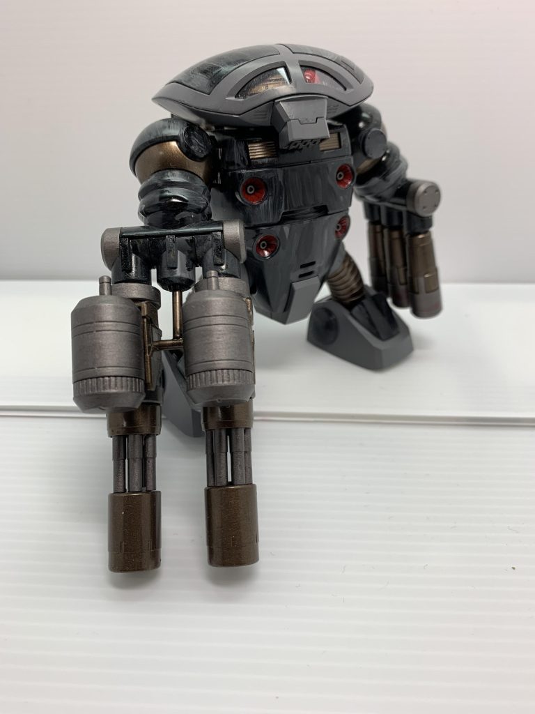 右腕はロケットランチャーからジャイアントガトリング２連装にしました。