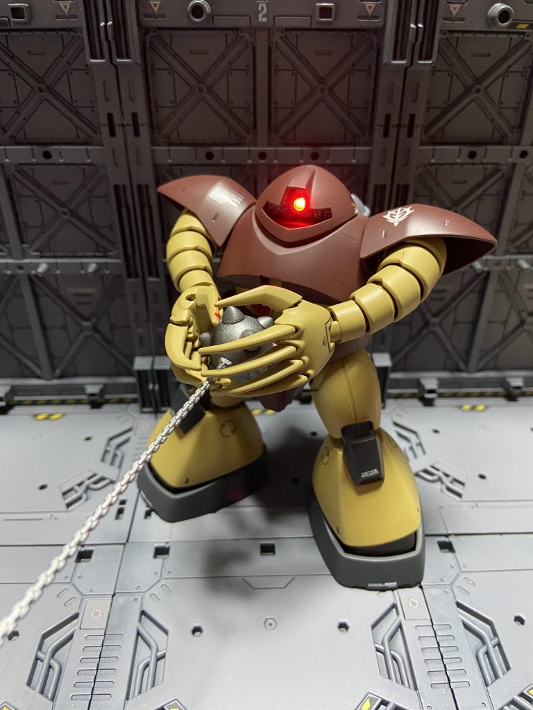 親ゴッグ「こうやってガンダムハンマー受け止めてデッカくなるんやぞ！」