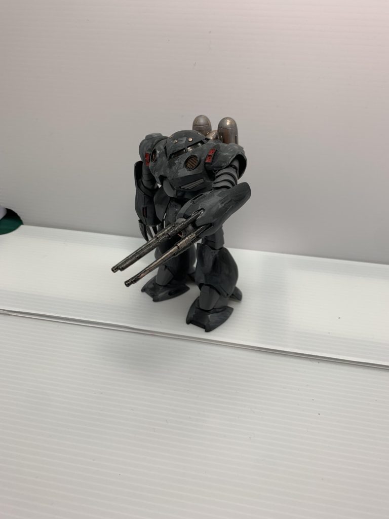 左腕はクローを外し、マゼラアタックの砲身を取り付けました。