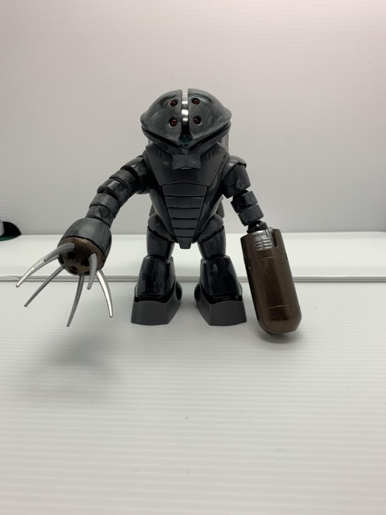 左腕をハイゴッグのハンドミサイルを取り付けました。