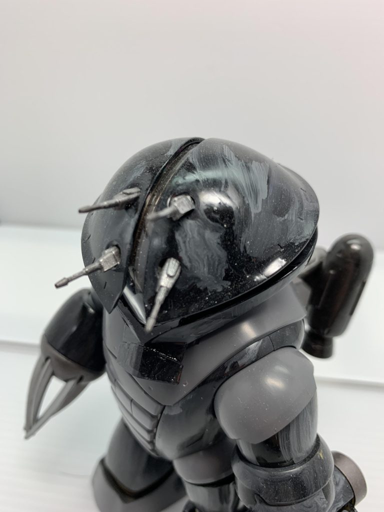 頭部バルカン砲に砲身を取り付けました。