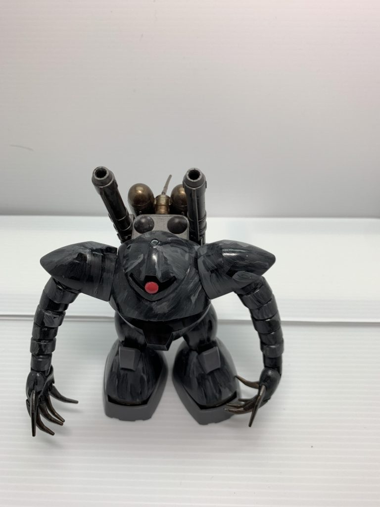 背中にバズカーを装備させました。