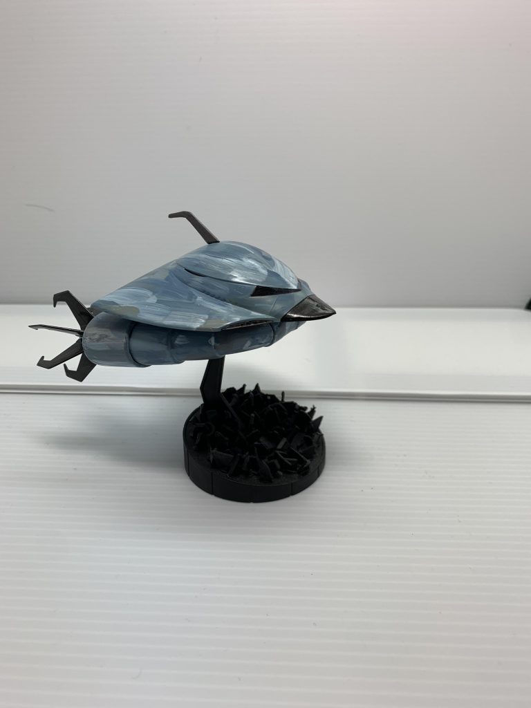 頭部ツノを長くし、右腕はクローを増強し６爪にしました。