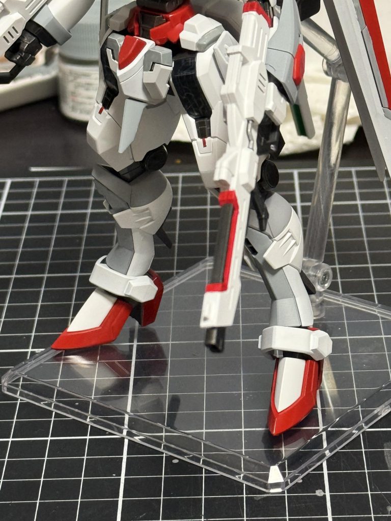 お気に入りの脚部、水星キット特有のずんぐり感が消えてほっそり脚長に。