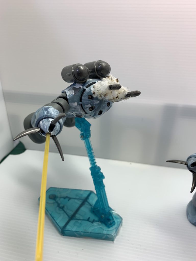 水中移動状態。メガ粒子砲とロケット弾を発射させました。