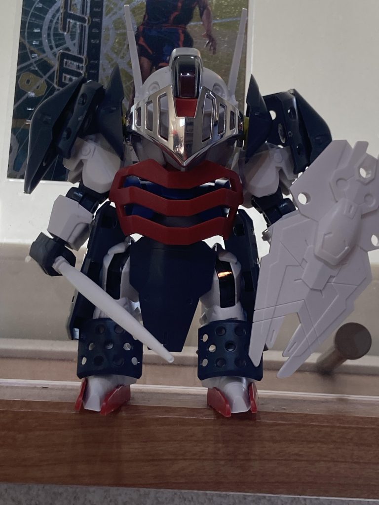 胸部はバスターの頭部パーツを流用