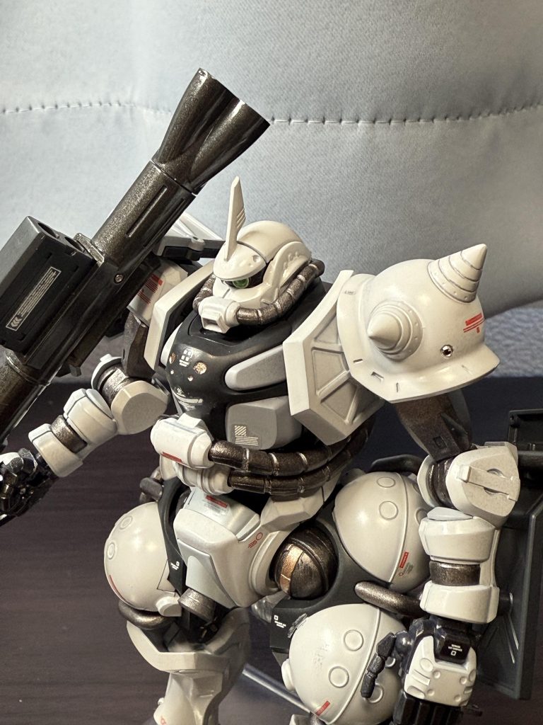 白い指揮官ザク–2枚目/制作者：ozk